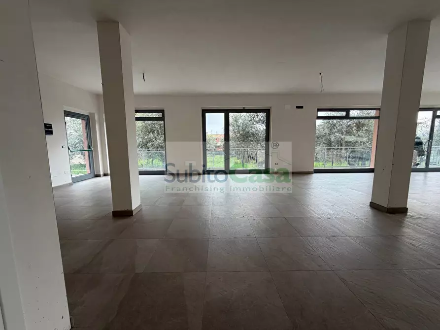 Immagine 18 di Locale commerciale in affitto  in Via Dante Alighieri a Cepagatti