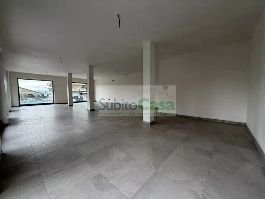 Immagine 16 di Locale commerciale in affitto  in Via Dante Alighieri a Cepagatti