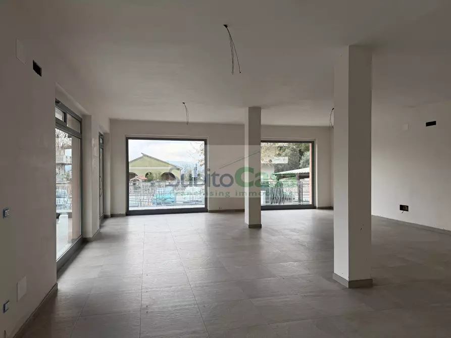 Immagine 17 di Locale commerciale in affitto  in Via Dante Alighieri a Cepagatti