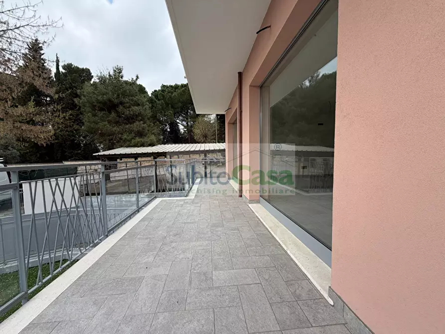 Immagine 7 di Locale commerciale in affitto  in Via Dante Alighieri a Cepagatti