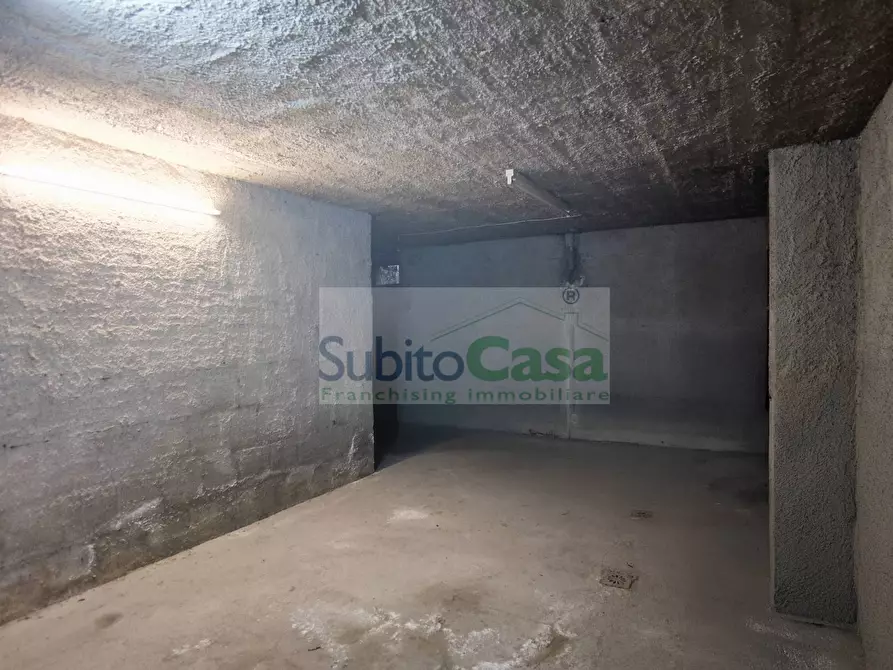 Immagine 3 di Box auto in vendita  in Via Capestrano 18 a Chieti