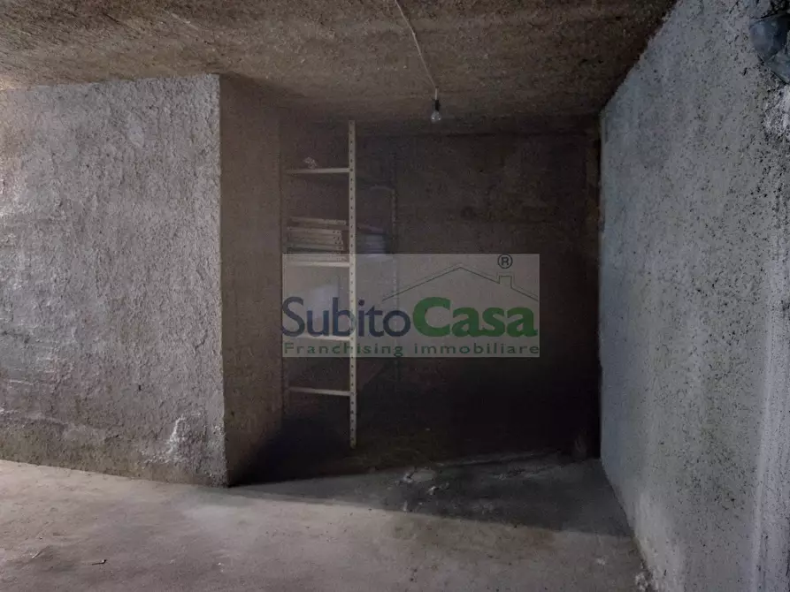 Immagine 5 di Box auto in vendita  in Via Capestrano 18 a Chieti