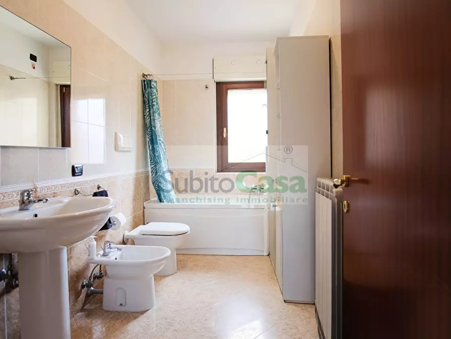 Immagine 10 di Appartamento in vendita  in Via Aldo Moro 90 a Chieti