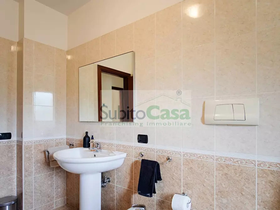 Immagine 13 di Appartamento in vendita  in Via Aldo Moro 90 a Chieti