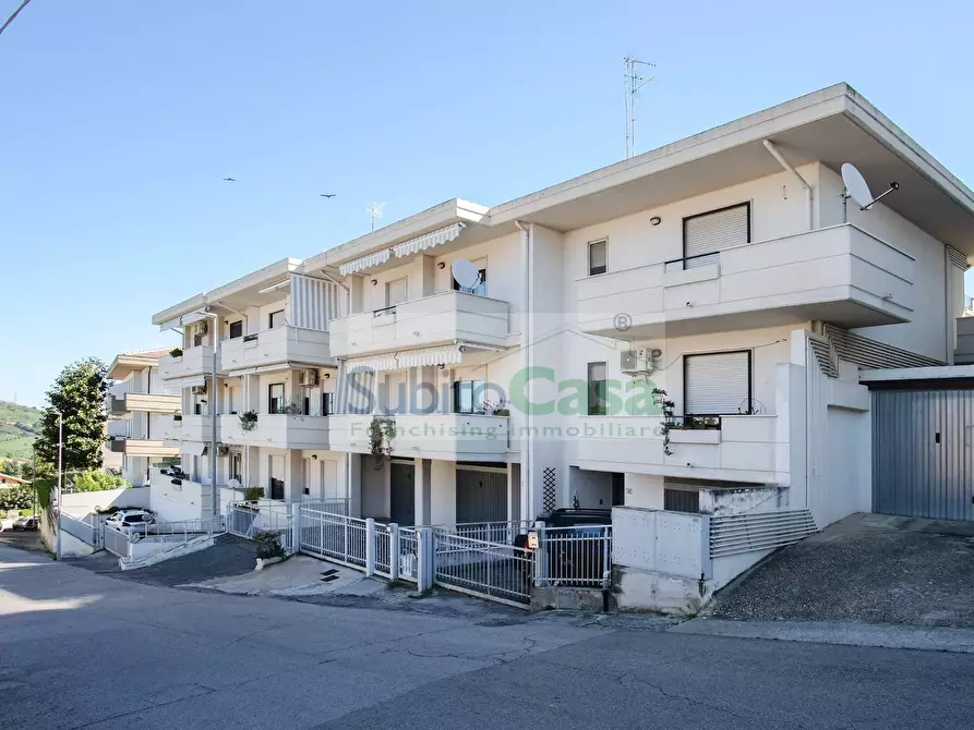 Immagine 41 di Appartamento in vendita  in Massera 30 a Brittoli