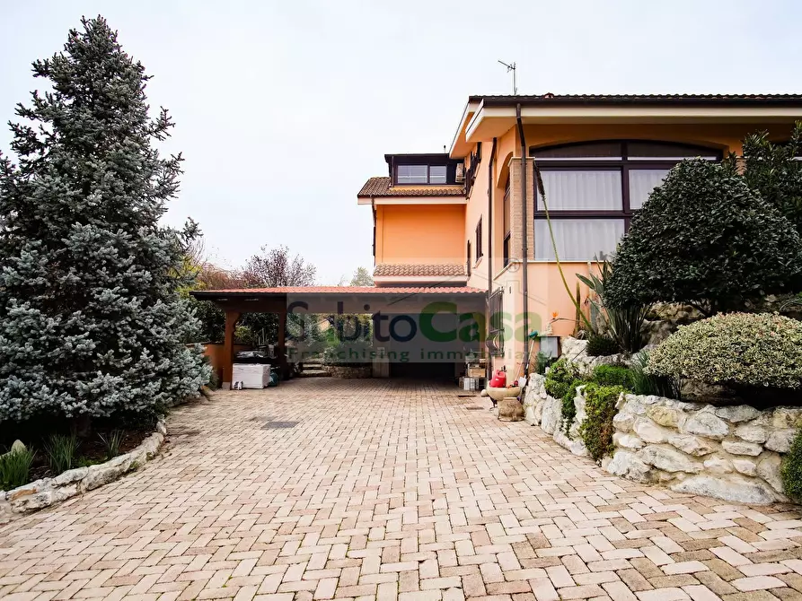 Immagine 51 di Villa in vendita  in Via Luigi De Crecchio a Chieti