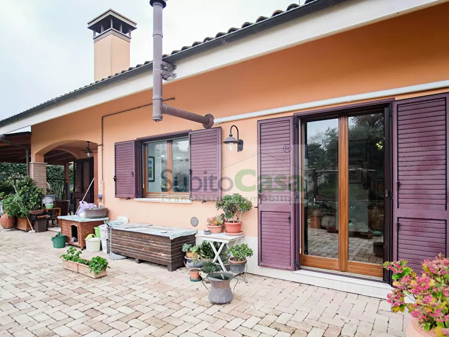 Immagine 56 di Villa in vendita  in Via Luigi De Crecchio a Chieti