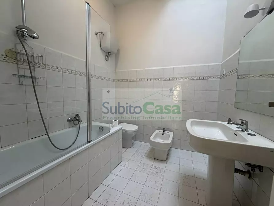 Immagine 10 di Casa semindipendente in affitto  in Viale Abruzzo 52 a Chieti