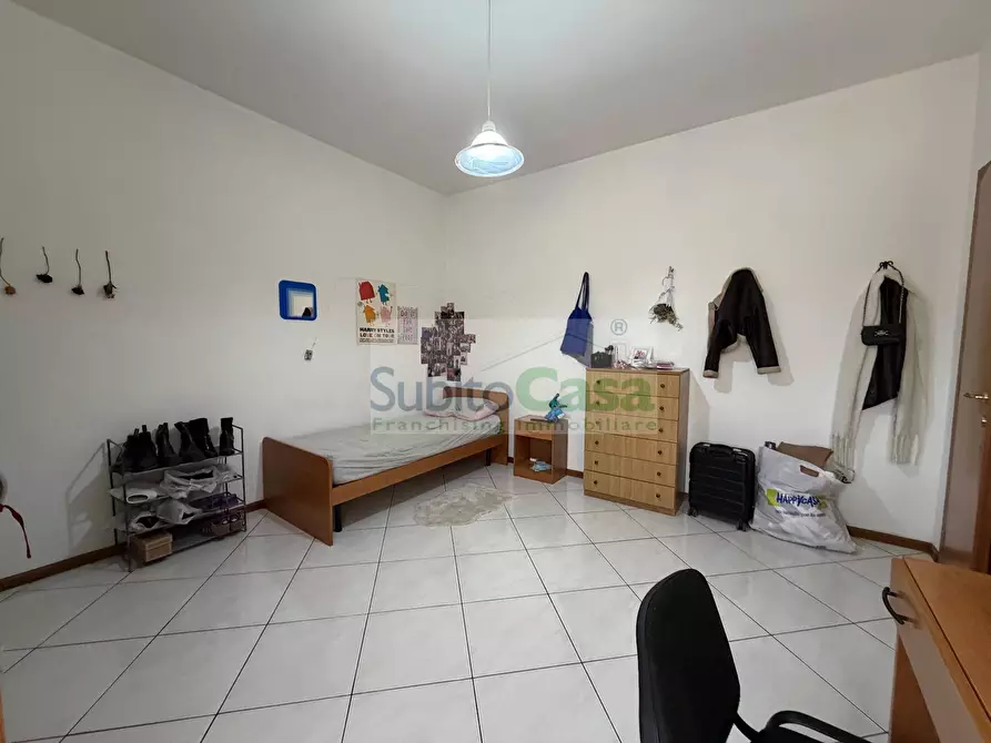 Immagine 12 di Casa semindipendente in affitto  in Viale Unità D'Italia 262 a Chieti
