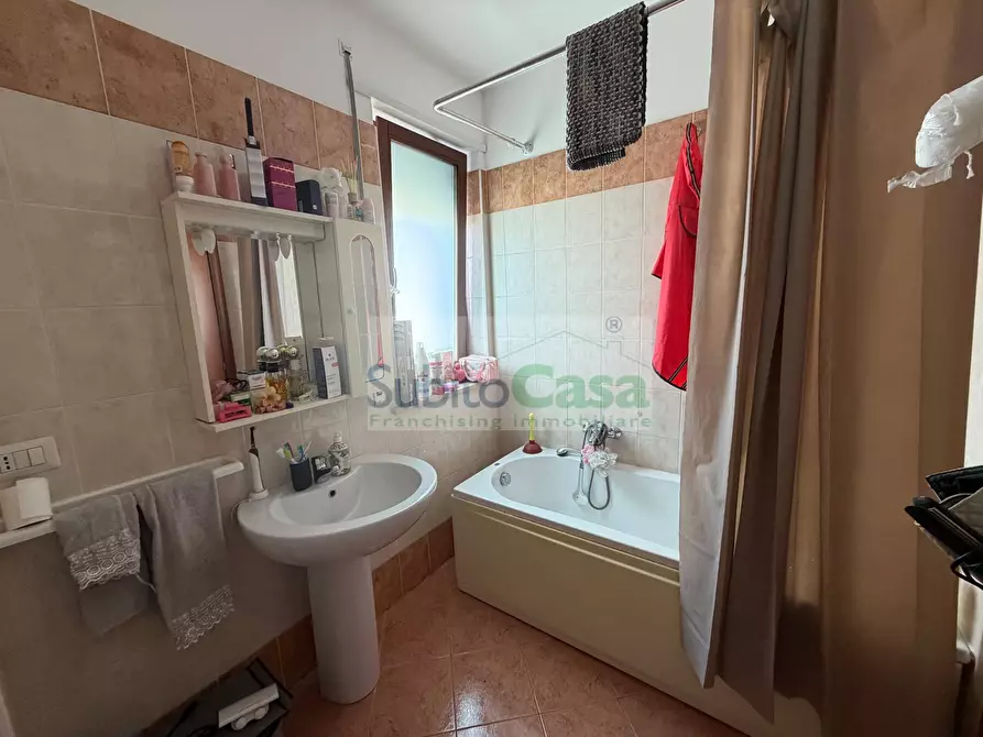 Immagine 5 di Appartamento in affitto  in Via Papa Giovanni Paolo Secondo 1 a Chieti