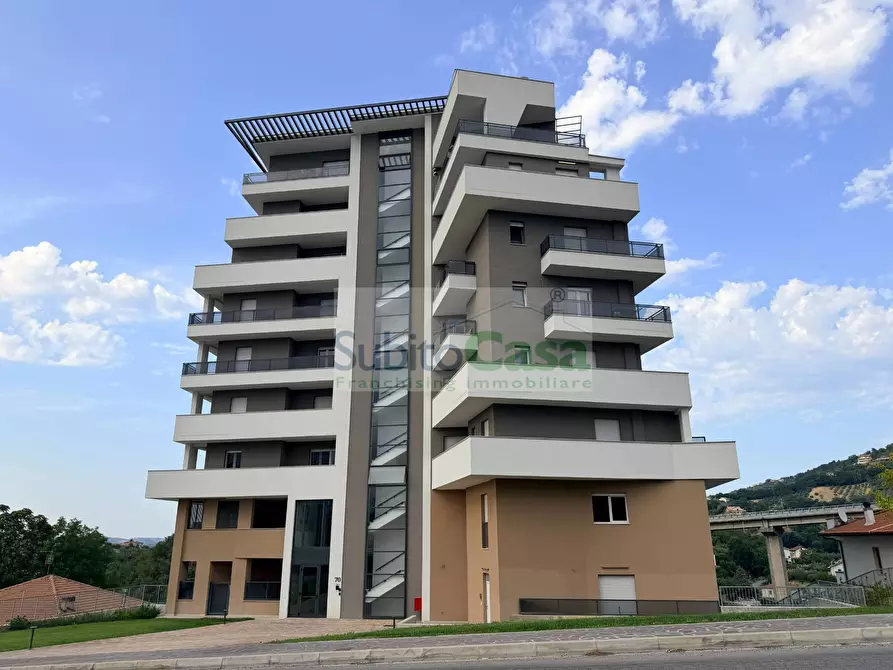 Immagine 24 di Appartamento in affitto  in Via Dei Vestini 70 a Chieti