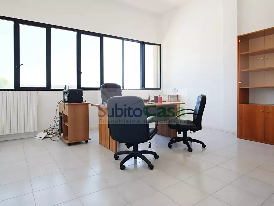 Immagine 2 di Ufficio in affitto  in Via Giuseppe Verdi a Chieti