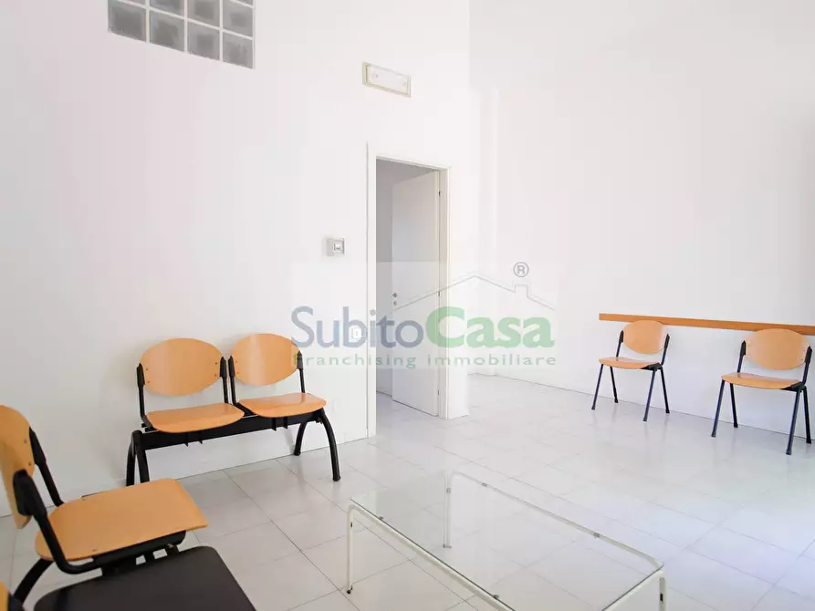 Immagine 13 di Ufficio in affitto  in Via Giuseppe Verdi a Chieti