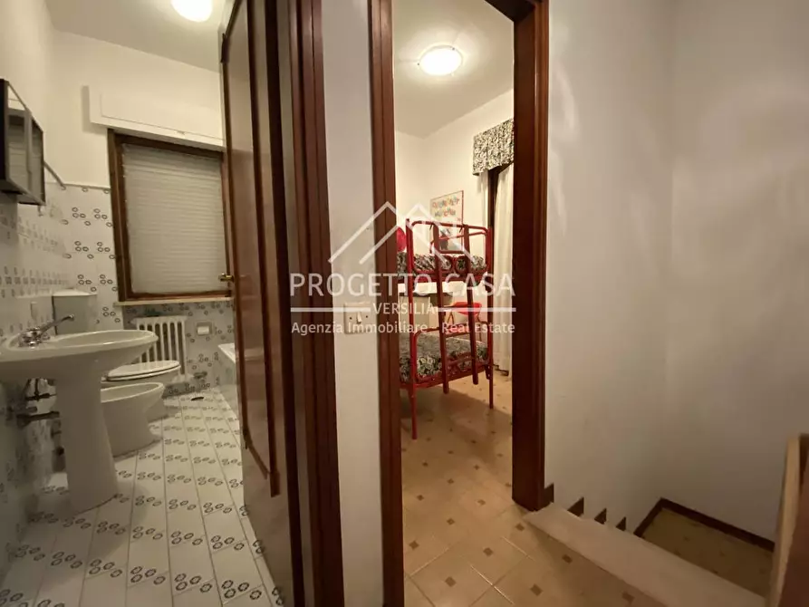 Immagine 12 di Casa indipendente in affitto  in Via dei Platani a Camaiore