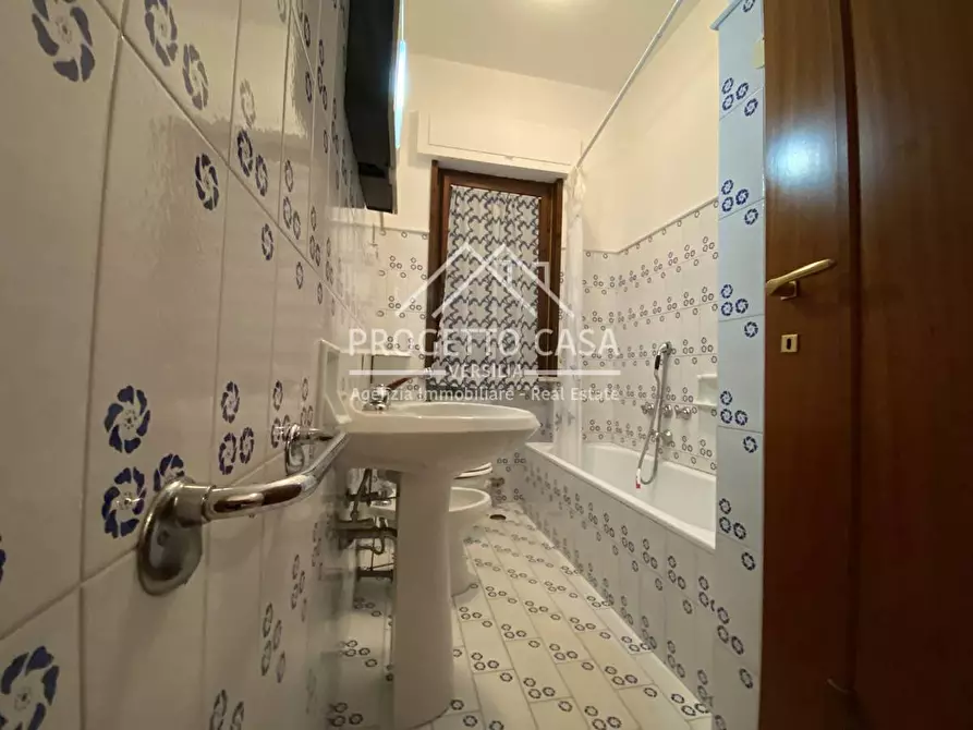 Immagine 17 di Casa indipendente in affitto  in Via dei Platani a Camaiore