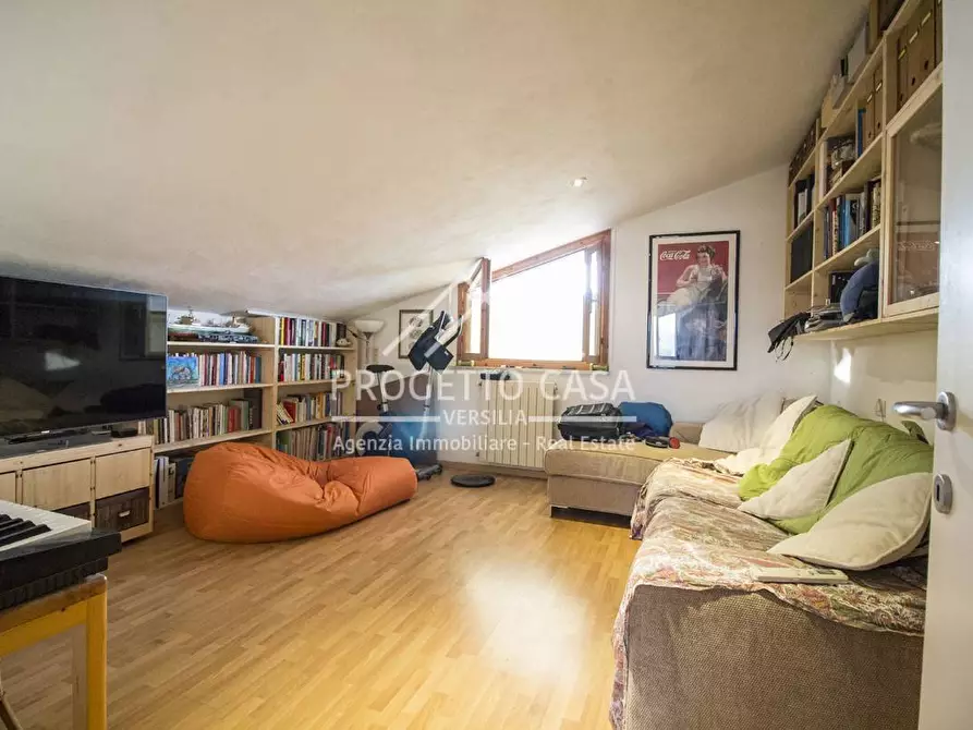 Immagine 2 di Appartamento in vendita  in VIA SERGIO DE SIMONE a Viareggio