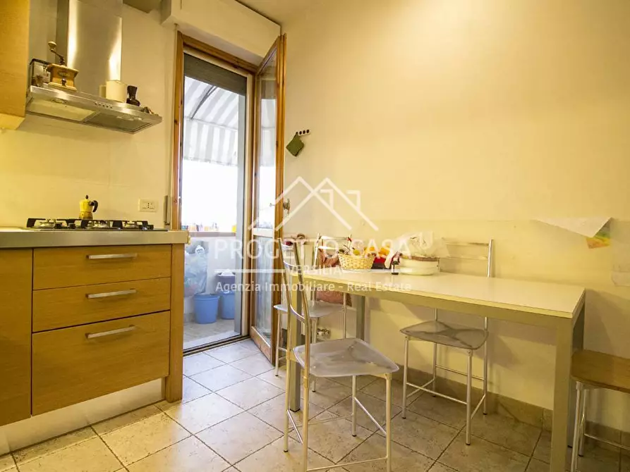 Immagine 12 di Appartamento in vendita  in VIA SERGIO DE SIMONE a Viareggio