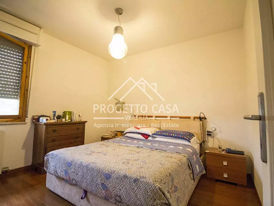 Immagine 13 di Appartamento in vendita  in VIA SERGIO DE SIMONE a Viareggio