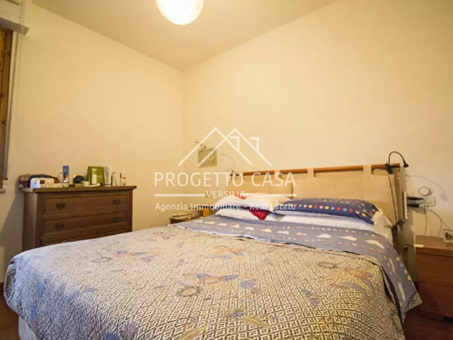 Immagine 15 di Appartamento in vendita  in VIA SERGIO DE SIMONE a Viareggio