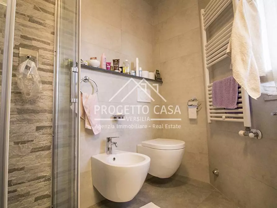 Immagine 23 di Appartamento in vendita  in VIA SERGIO DE SIMONE a Viareggio