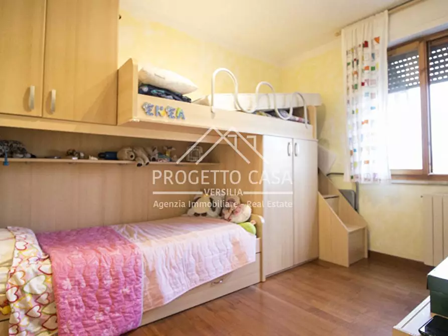 Immagine 24 di Appartamento in vendita  in VIA SERGIO DE SIMONE a Viareggio