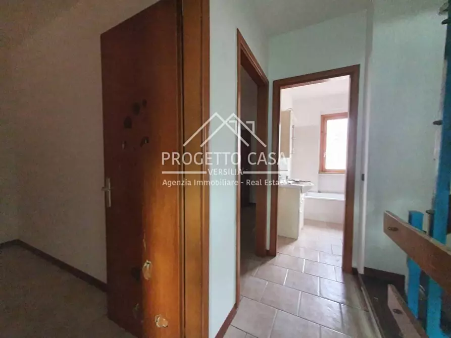 Immagine 11 di Casa indipendente in vendita  in VIA ELETTICA a Viareggio