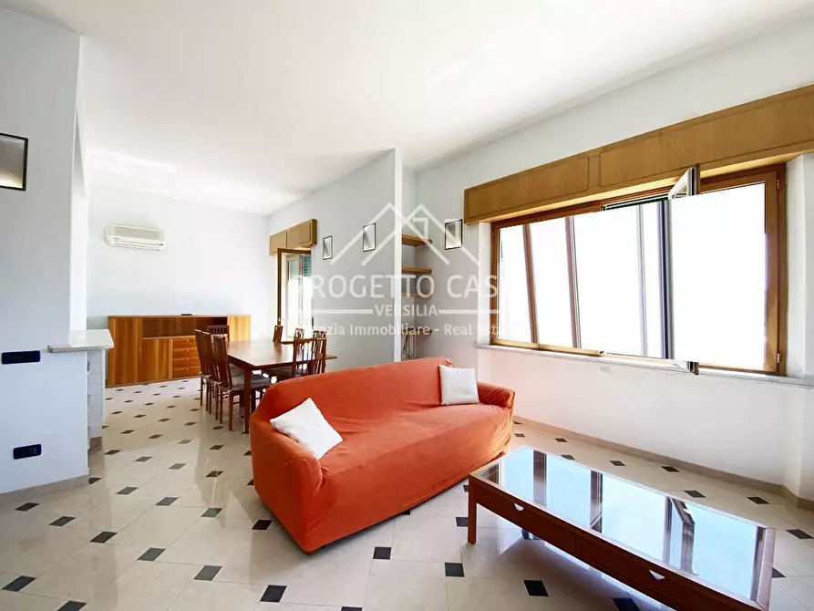 Immagine 1 di Appartamento in affitto  in VIA PISTELLI a Camaiore