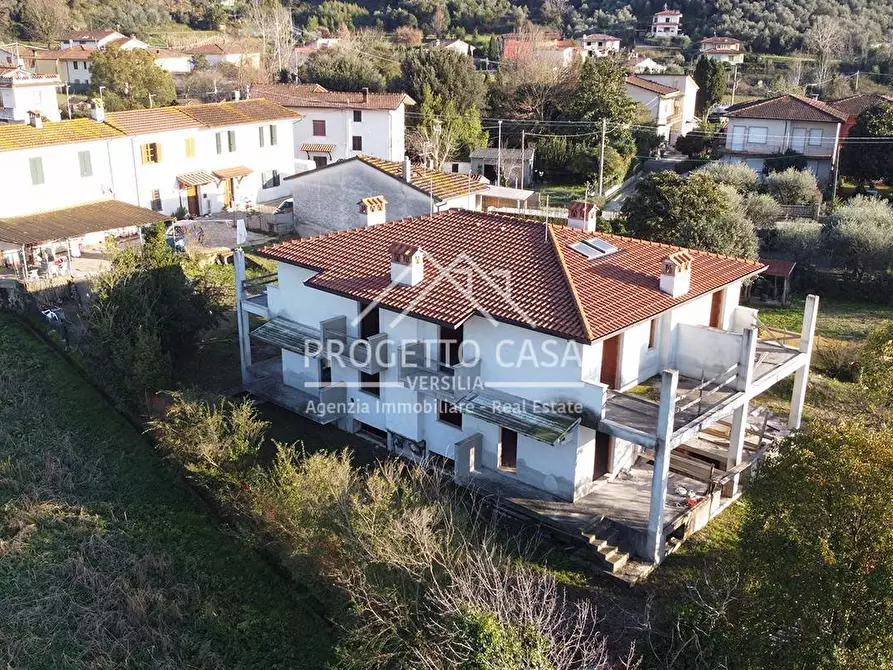 Immagine 7 di Casa indipendente in vendita  in VIA ALFONSO LA MARMORA a Camaiore