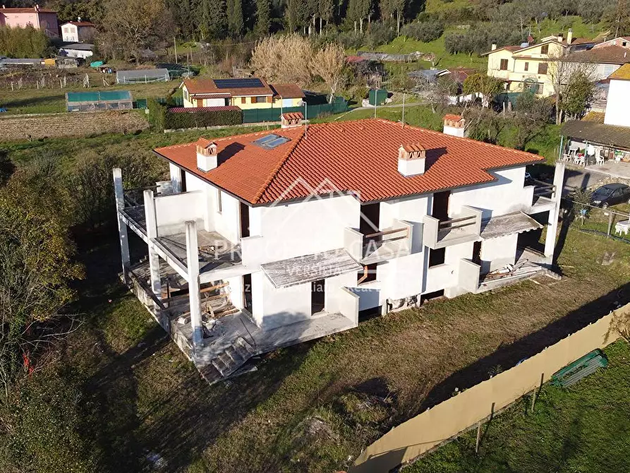 Immagine 8 di Casa indipendente in vendita  in VIA ALFONSO LA MARMORA a Camaiore
