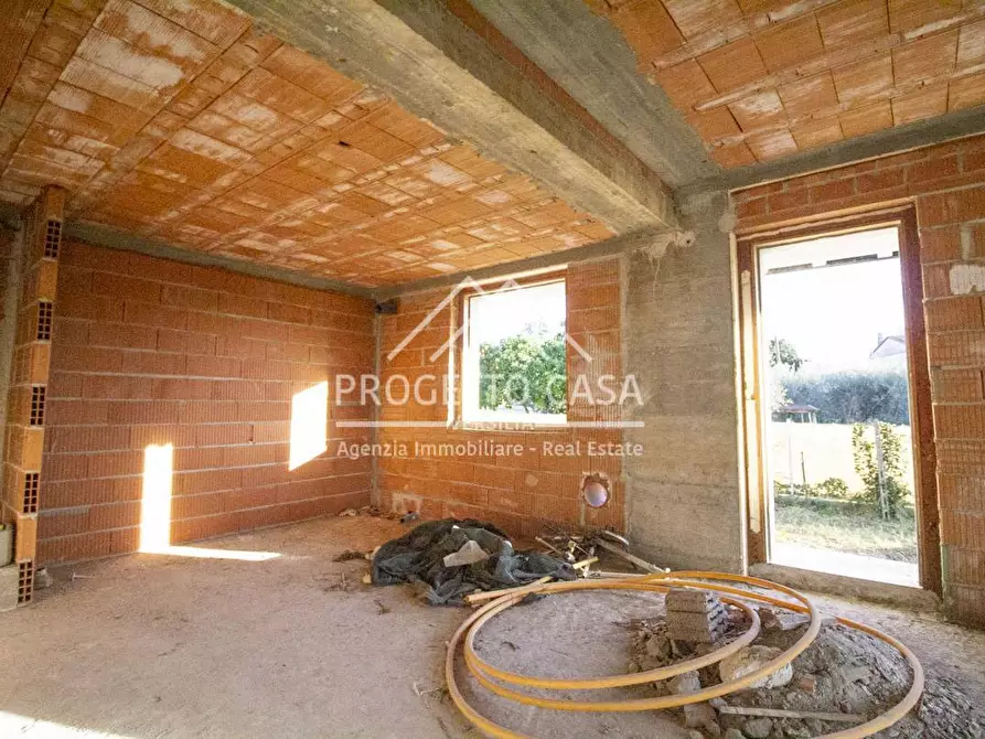 Immagine 12 di Casa indipendente in vendita  in VIA ALFONSO LA MARMORA a Camaiore