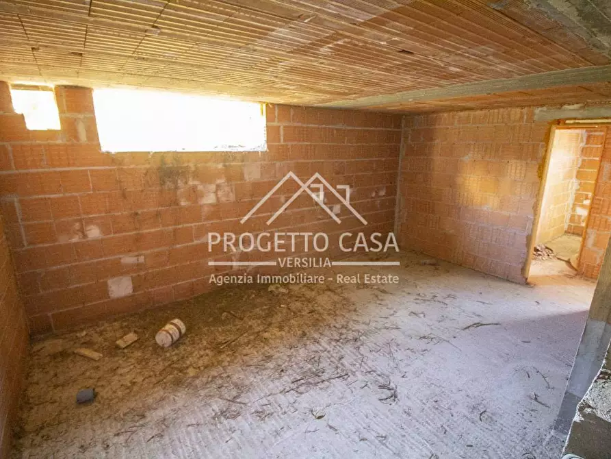 Immagine 13 di Casa indipendente in vendita  in VIA ALFONSO LA MARMORA a Camaiore