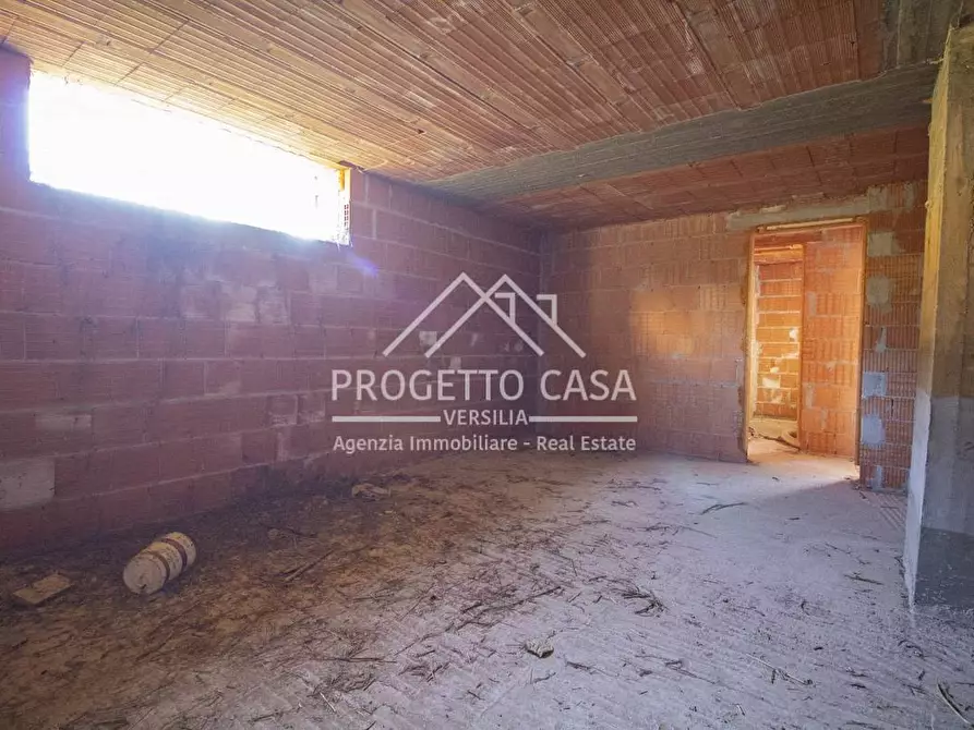 Immagine 14 di Casa indipendente in vendita  in VIA ALFONSO LA MARMORA a Camaiore