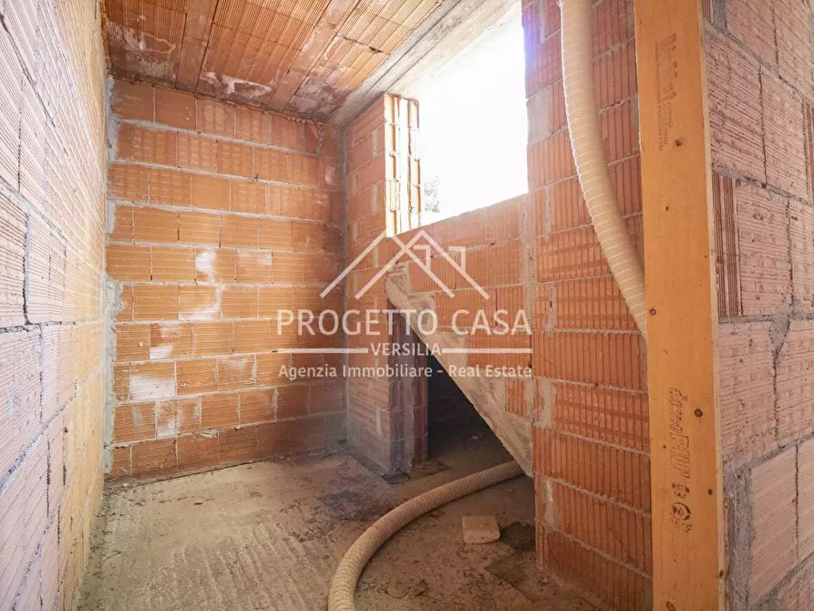 Immagine 19 di Casa indipendente in vendita  in VIA ALFONSO LA MARMORA a Camaiore