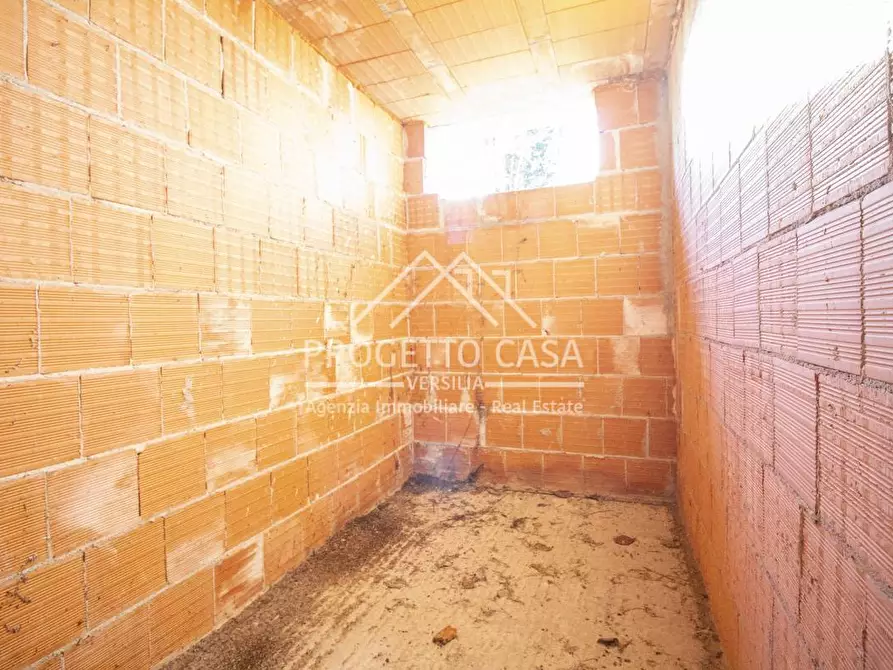 Immagine 20 di Casa indipendente in vendita  in VIA ALFONSO LA MARMORA a Camaiore