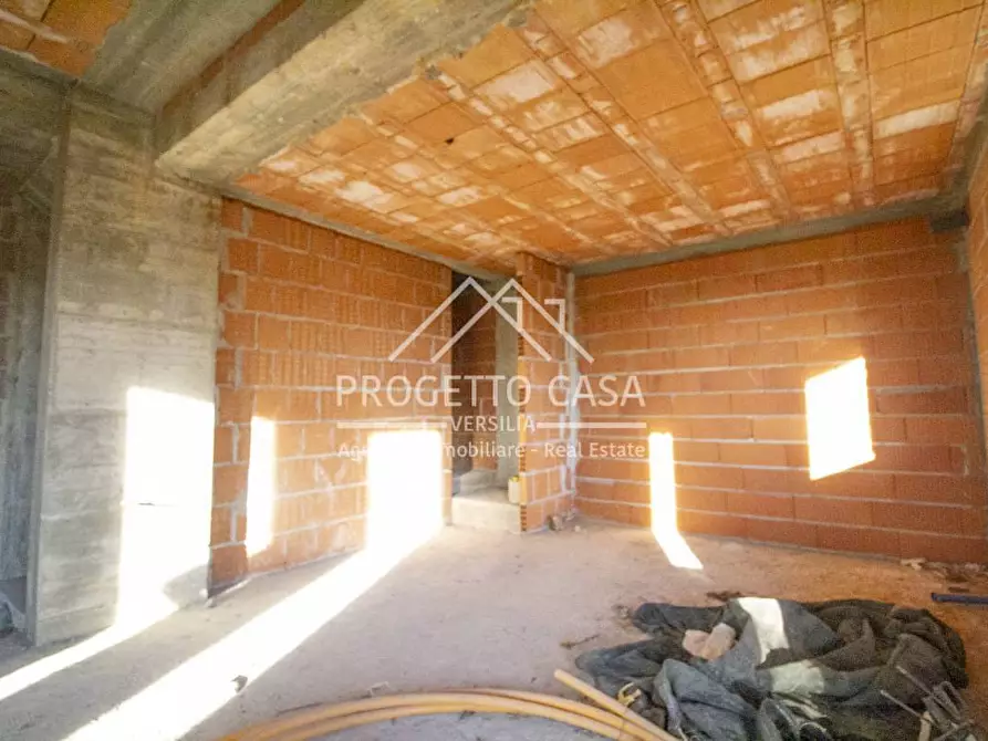 Immagine 25 di Casa indipendente in vendita  in VIA ALFONSO LA MARMORA a Camaiore