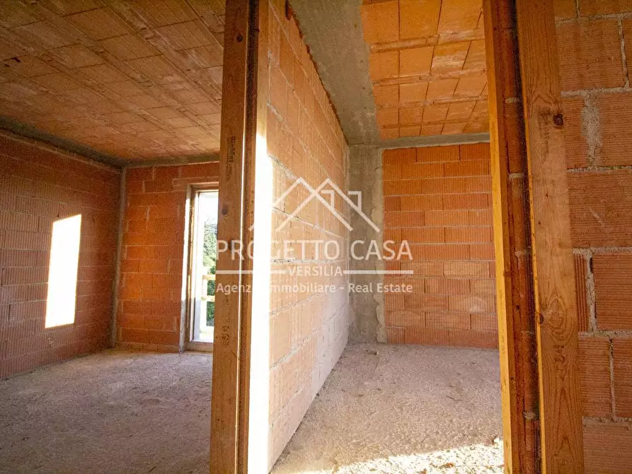 Immagine 27 di Casa indipendente in vendita  in VIA ALFONSO LA MARMORA a Camaiore