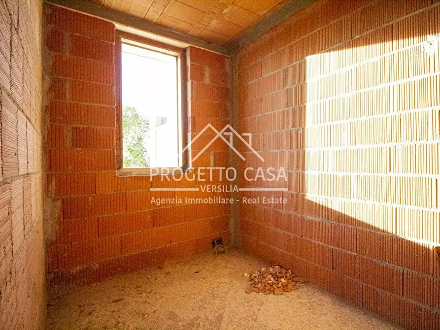 Immagine 28 di Casa indipendente in vendita  in VIA ALFONSO LA MARMORA a Camaiore