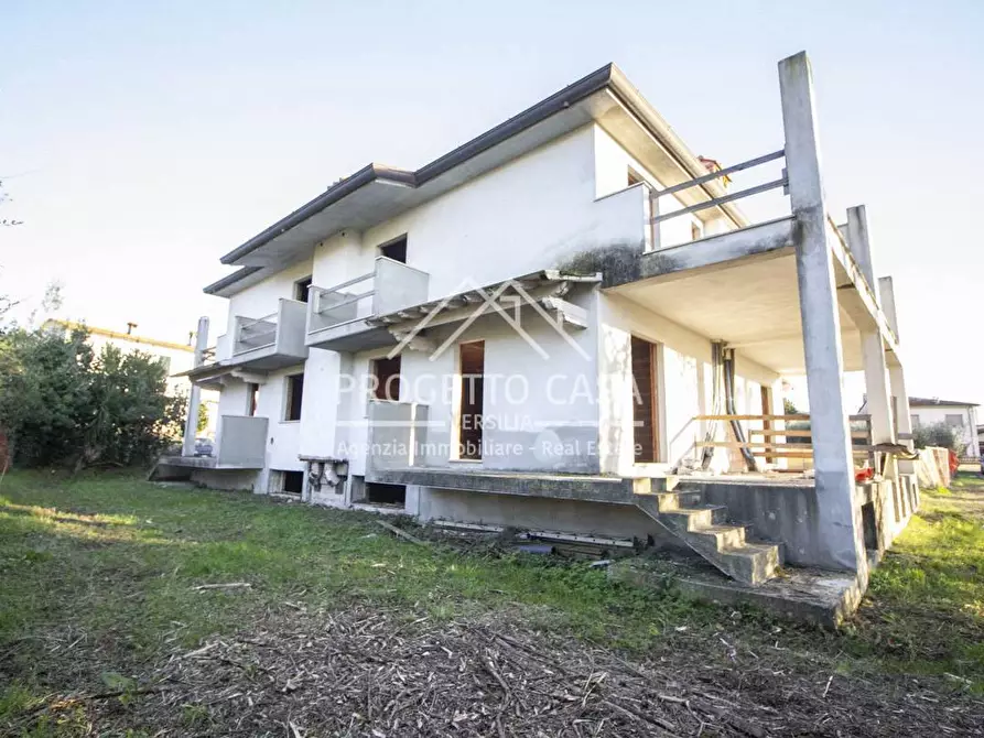 Immagine 40 di Casa indipendente in vendita  in VIA ALFONSO LA MARMORA a Camaiore