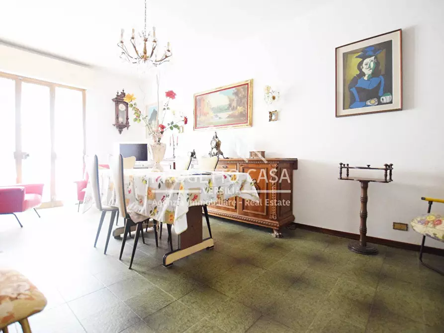 Immagine 1 di Casa indipendente in vendita  in via vespucci a Viareggio