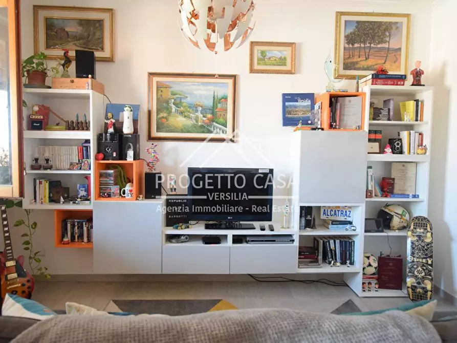 Immagine 1 di Appartamento in vendita  in VIA DEGLI ONTANI a Viareggio