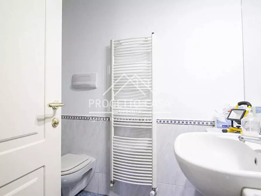 Immagine 23 di Appartamento in vendita  in Via Silvio Micheli a Viareggio