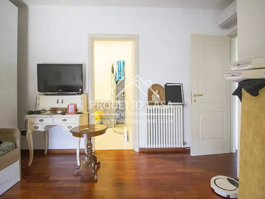 Immagine 32 di Appartamento in vendita  in Via Silvio Micheli a Viareggio