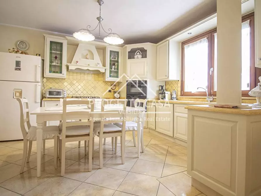 Immagine 8 di Casa indipendente in vendita  in VIA TABARRO a Viareggio