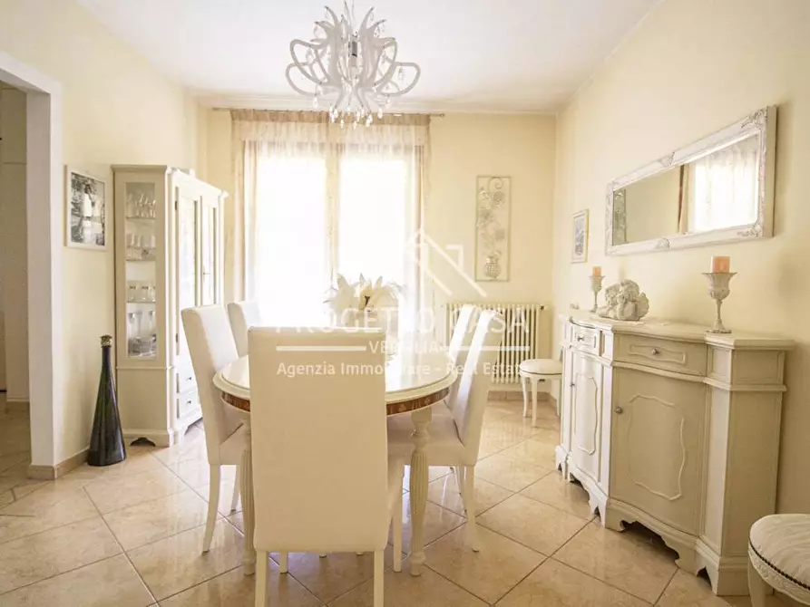 Immagine 15 di Casa indipendente in vendita  in VIA TABARRO a Viareggio