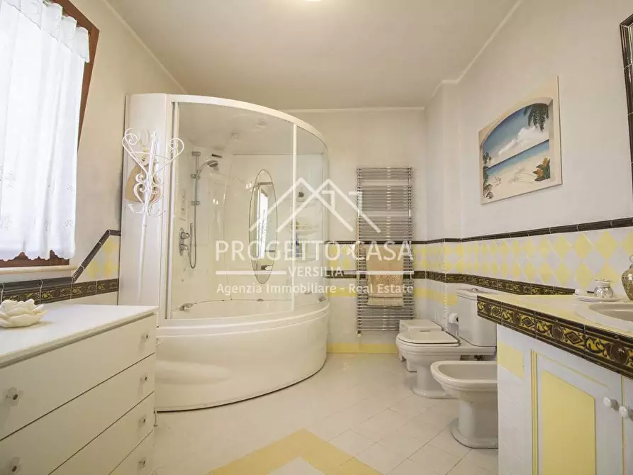 Immagine 18 di Casa indipendente in vendita  in VIA TABARRO a Viareggio