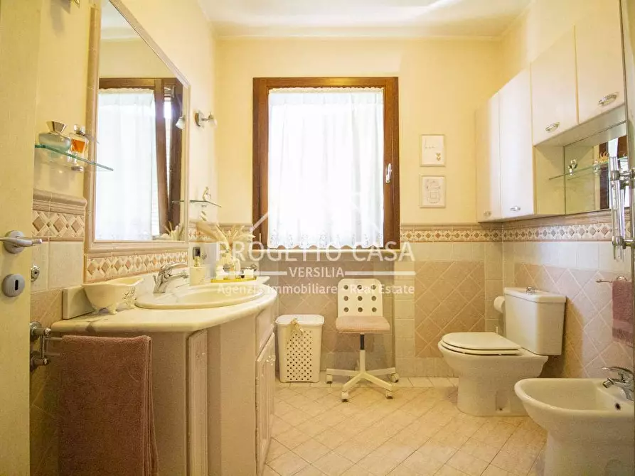 Immagine 41 di Casa indipendente in vendita  in VIA TABARRO a Viareggio