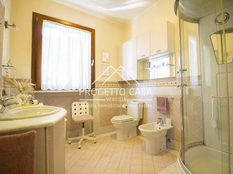 Immagine 42 di Casa indipendente in vendita  in VIA TABARRO a Viareggio