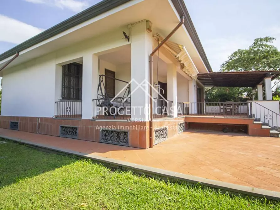 Immagine 5 di Casa indipendente in vendita  in via del trebbiano a Camaiore