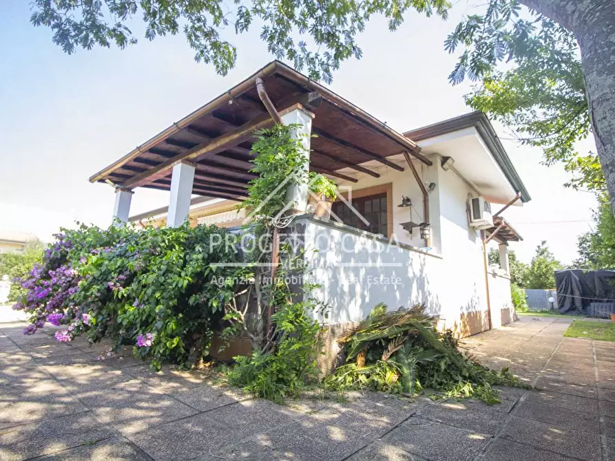 Immagine 6 di Casa indipendente in vendita  in via del trebbiano a Camaiore