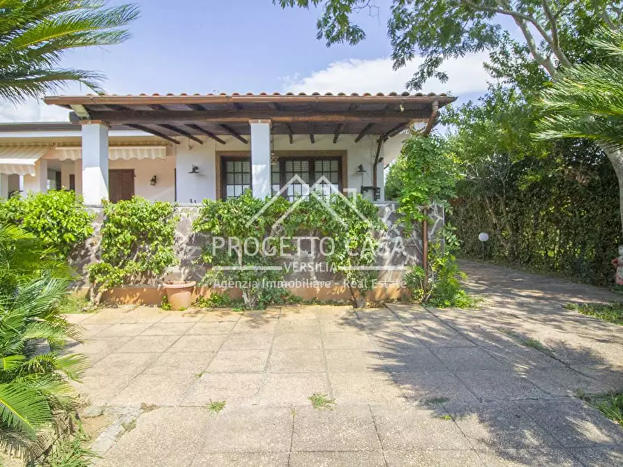 Immagine 7 di Casa indipendente in vendita  in via del trebbiano a Camaiore